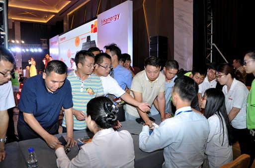 意向經(jīng)銷商紛紛現(xiàn)場簽約